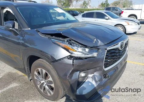 2020 Toyota Highlander Xle z USA, uszkodzony, nr VIN 5TDHZRAH0LS508424